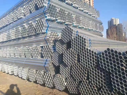 Le tuyau d'acier de GI de Q345 ST37 a soudé le tube de place de fer galvanisé