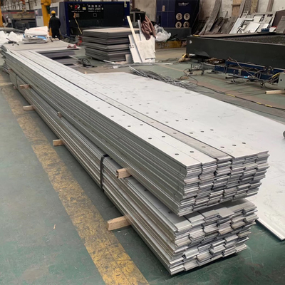 La place a laminé à froid la dureté 660HV200 de la feuille 0.6mm de solides solubles 304